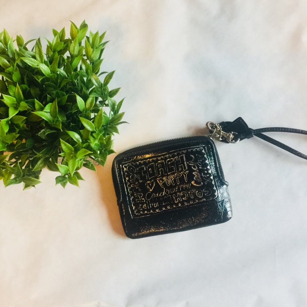 COACH Poppy Wristlet